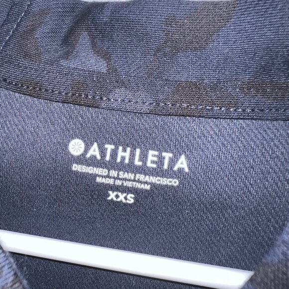 NWT Athleta Printed Farallon Sweatshirt Stratum Camo Navy Size XXS - Picture 3 of 7